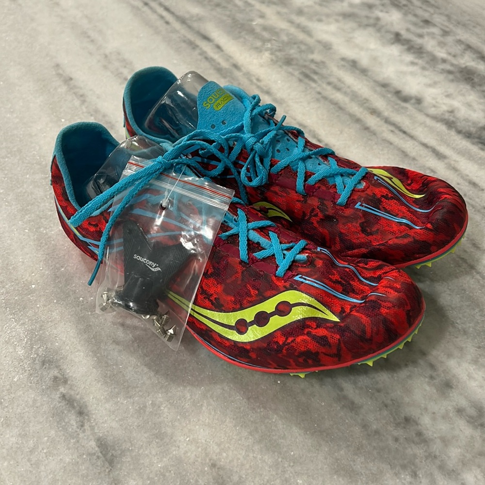 NWOT Saucony Women's Ballista Track Spike Shoes sz 10.5 in Red and Blue